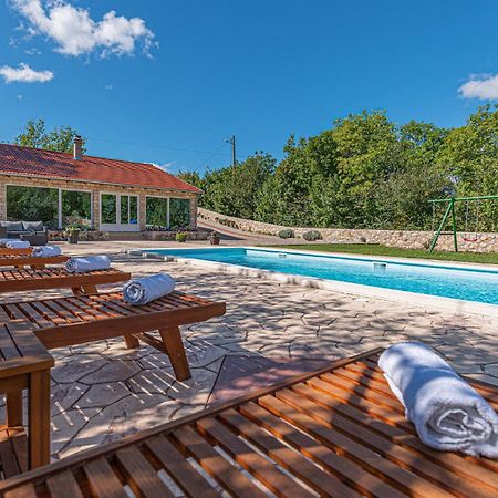 Gorgeous Home In Knin With Kitchen Kovacic エクステリア 写真