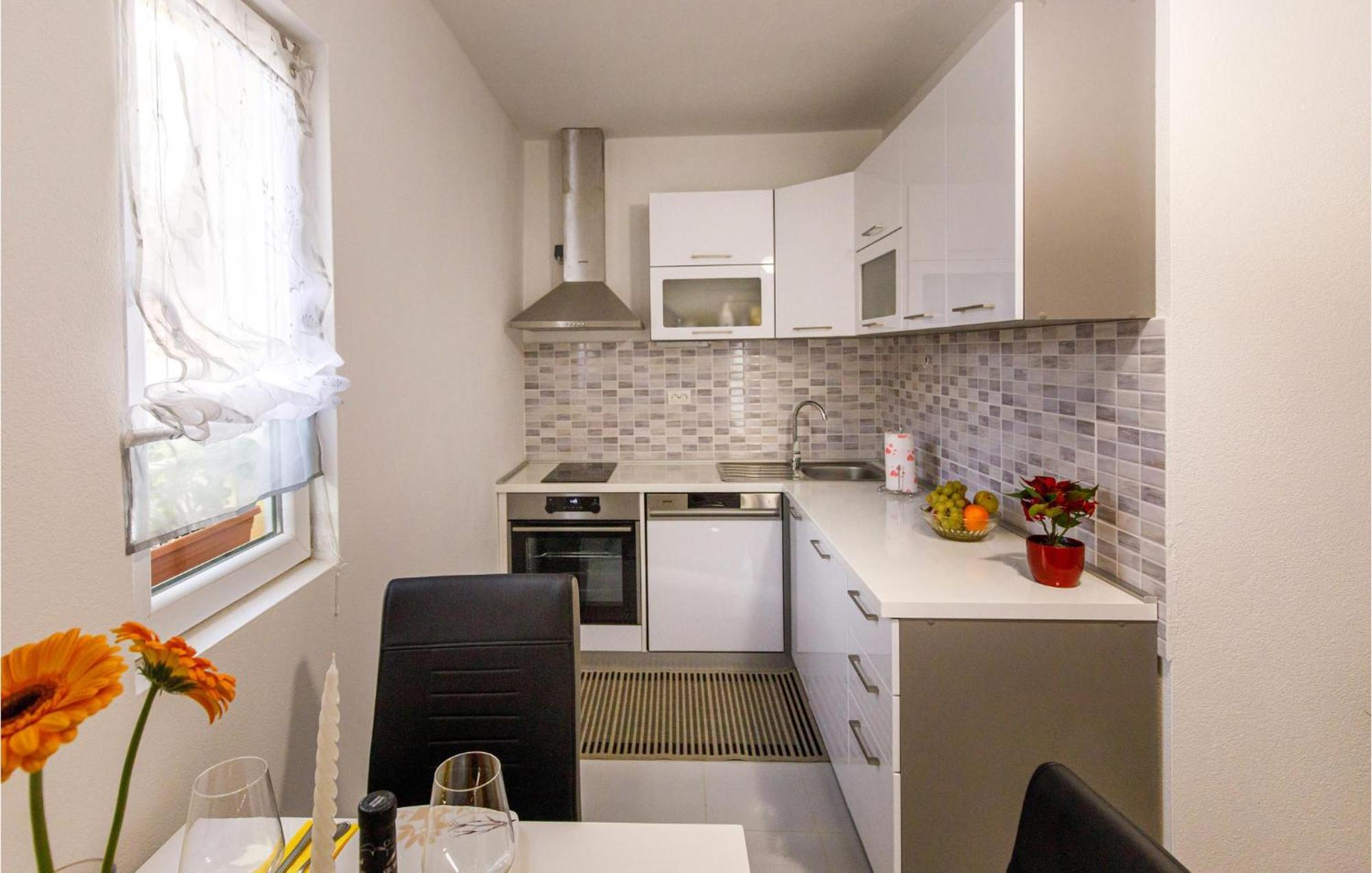 Gorgeous Home In Knin With Kitchen Kovacic エクステリア 写真